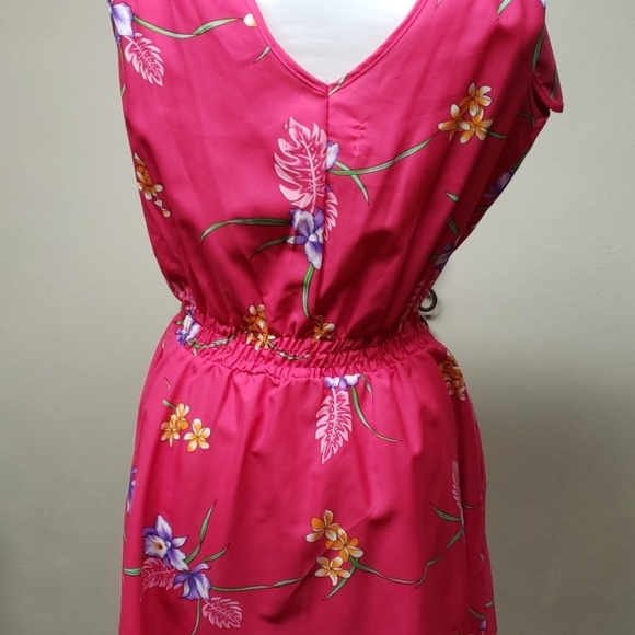 ❤ 3/$30 Rainbow paradise summer dress. Size lrg - Picture 4 of 5